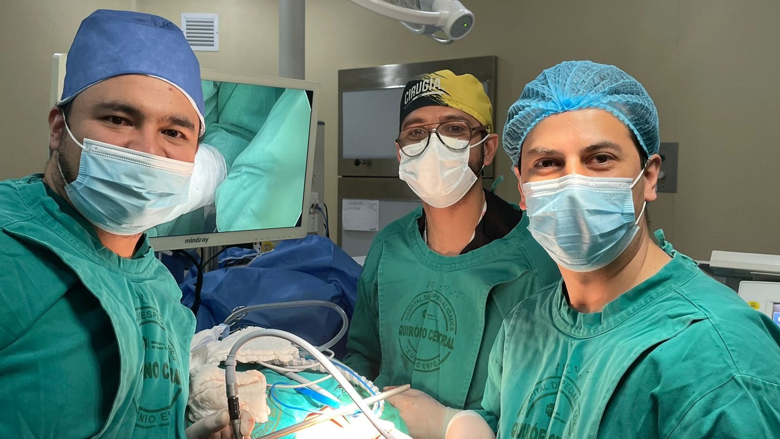 Una Nueva Era en Cirugía: Primera Tiroidectomía Endoscópica Transoral en el Hospital de Especialidades Eugenio Espejo