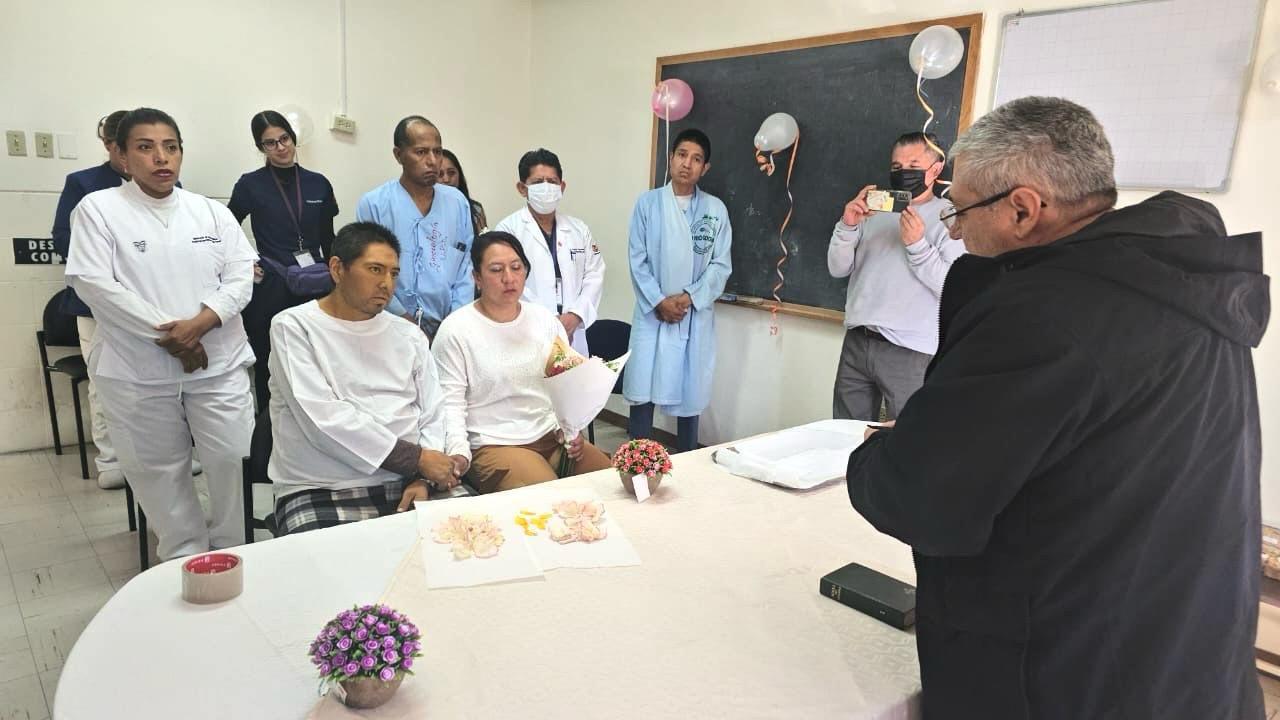 Emotiva ceremonia en el hospital: paciente contrae matrimonio religioso en medio de su lucha contra la enfermedad