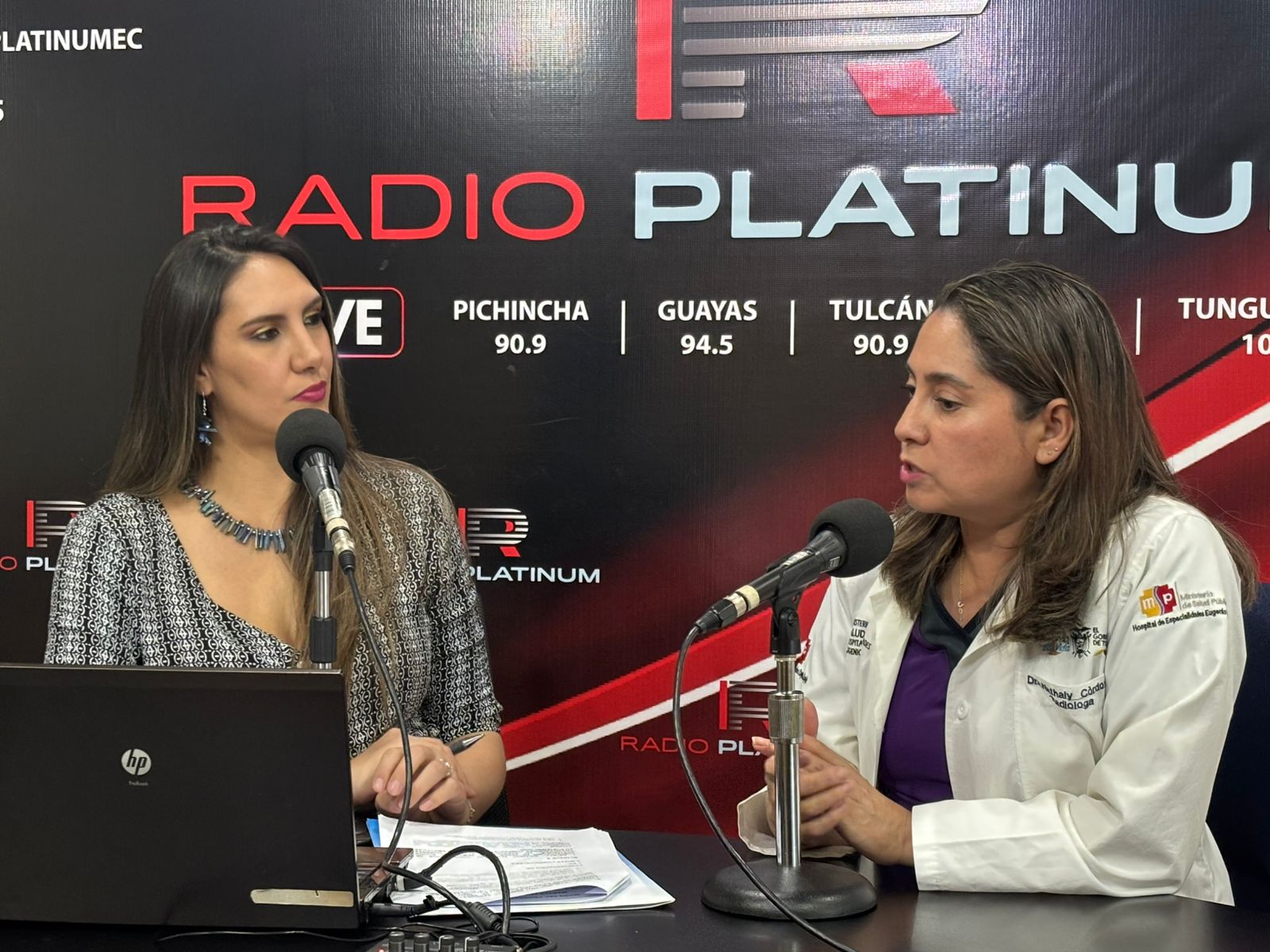 La Dra. Nathaly Córdova destaca en Radio Platinum el compromiso de nuestro hospital en la lucha contra el cáncer de mama: diagnóstico temprano, tecnología avanzada y enfoque preventivo.